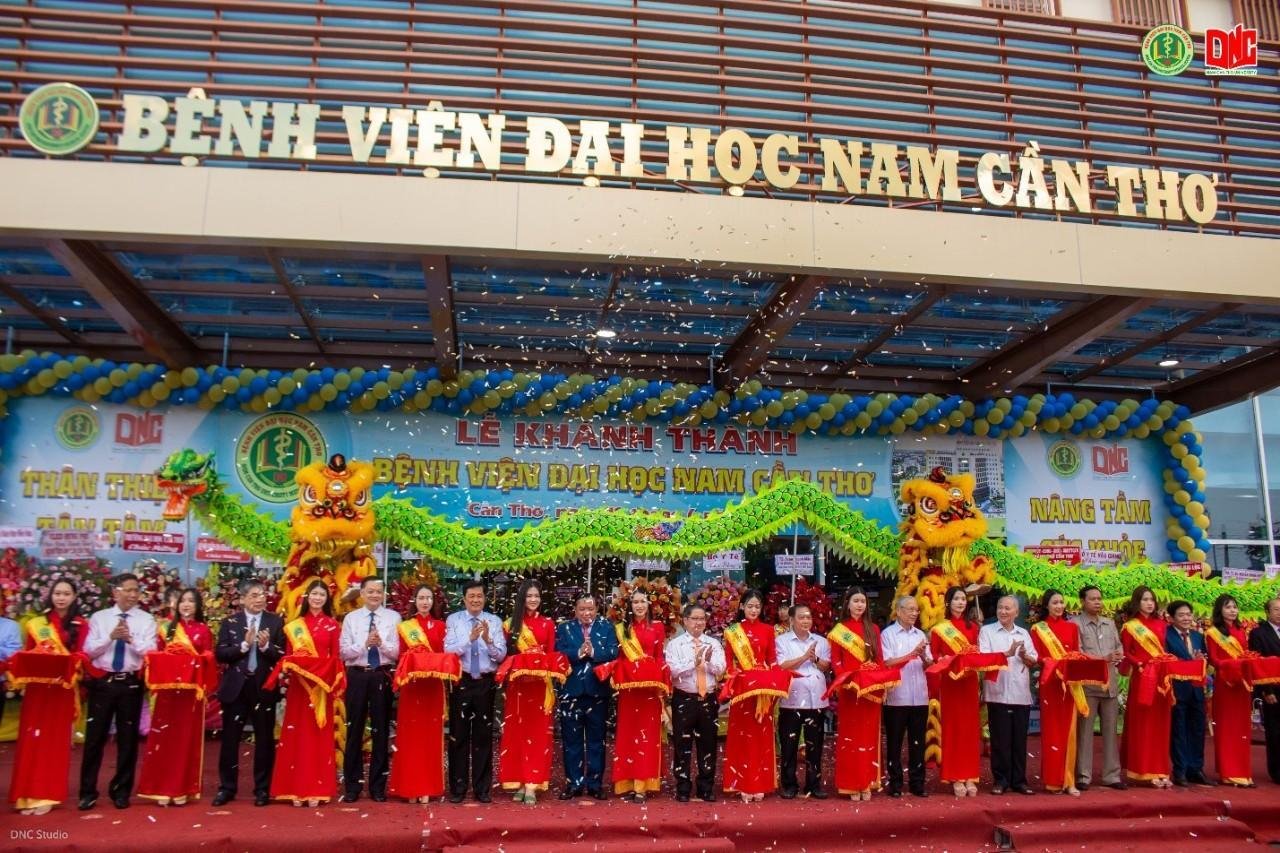 Lễ khánh thành bệnh viện Đại học Nam Cần Thơ