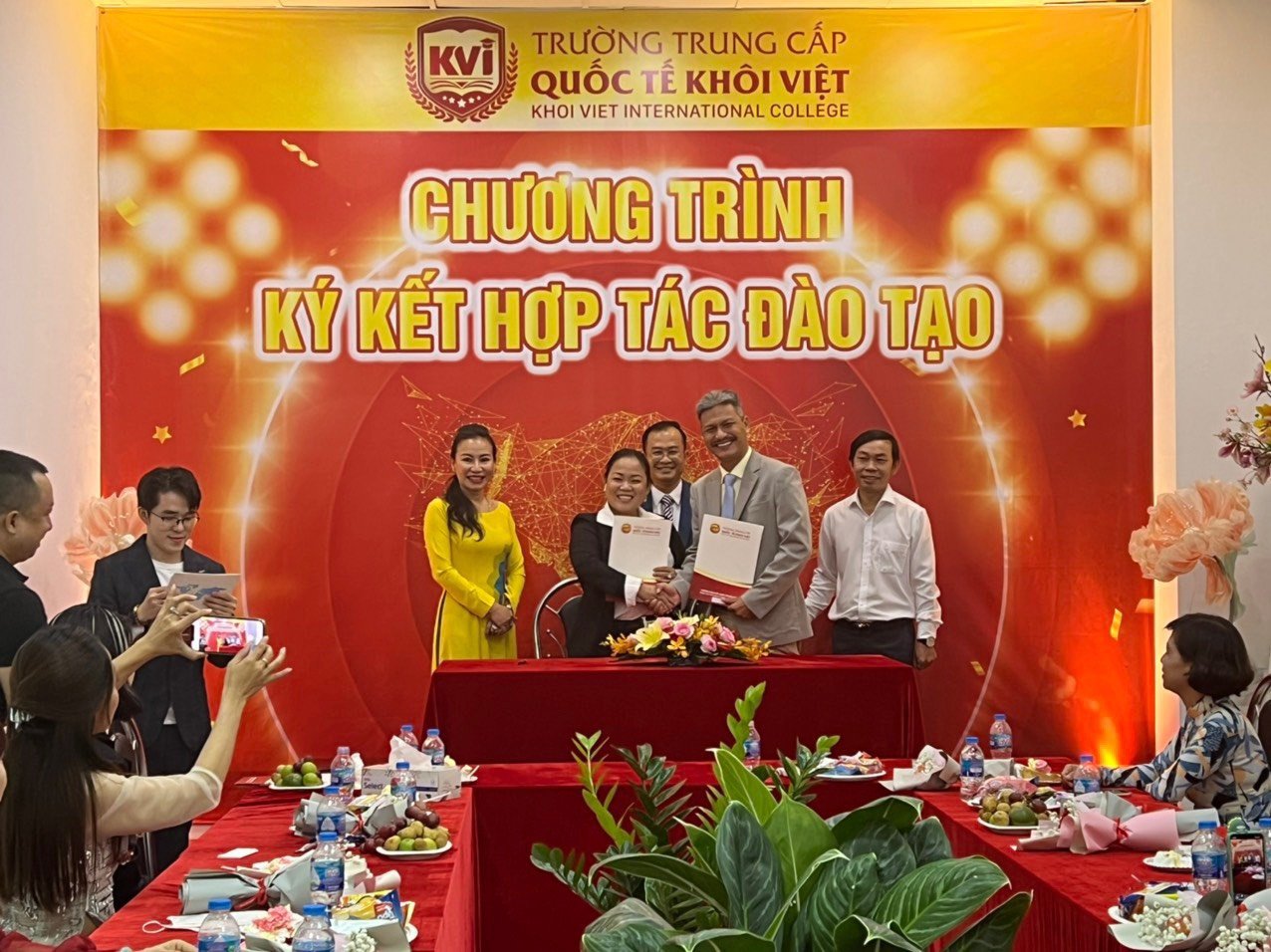 Thủy Tiên Beauty ký kết hợp tác đào tạo với trường Trung Cấp Quốc Tế Khôi Việt